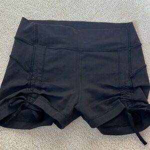 Lululemon yoga shorts in black size 2